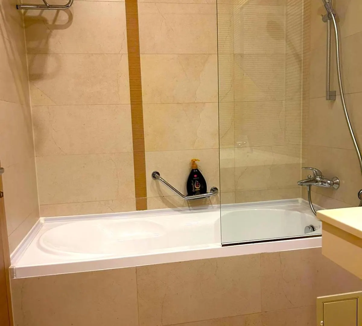 Yamaluxe Apartments - Silent & Warm With Many Facilities Bukarest 0*,  Rumänien